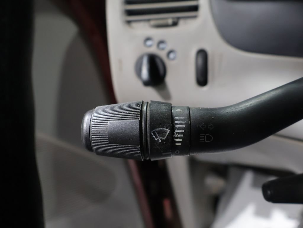 Used 2000 Ford Explorer XL AWD/4WD image 24