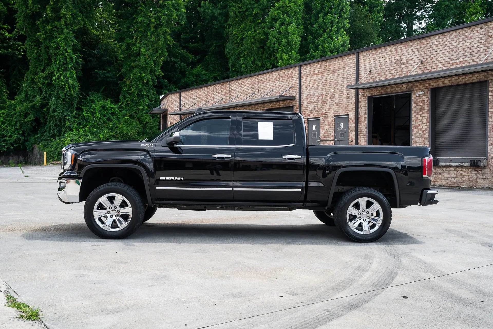 Used 2017 GMC Sierra 1500 SLT AWD/4WD image 4