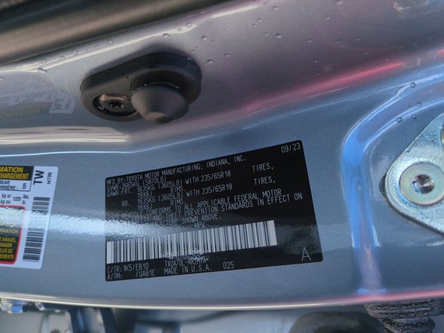 Used 2023 Toyota Highlander XLE FWD image 25