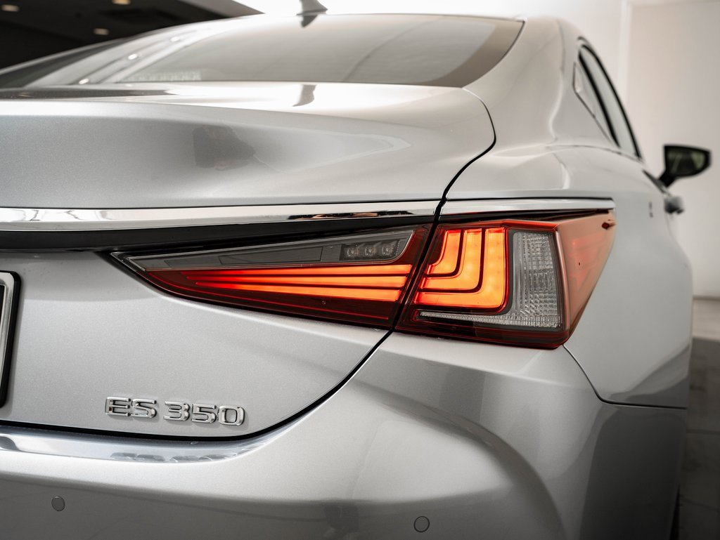 New 2025 Lexus ES 350 w/ Premium Package image 9