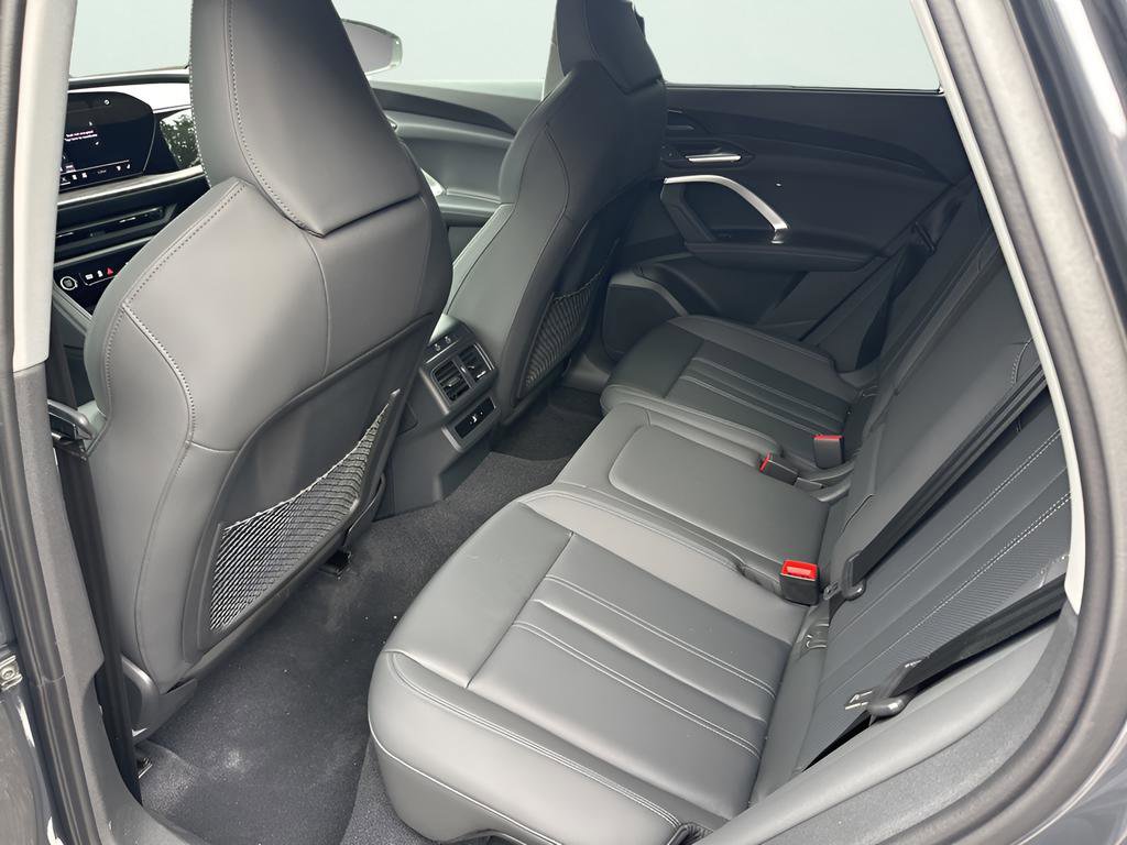 Used 2025 Audi Q5 Premium Plus w/ Premium Plus image 17