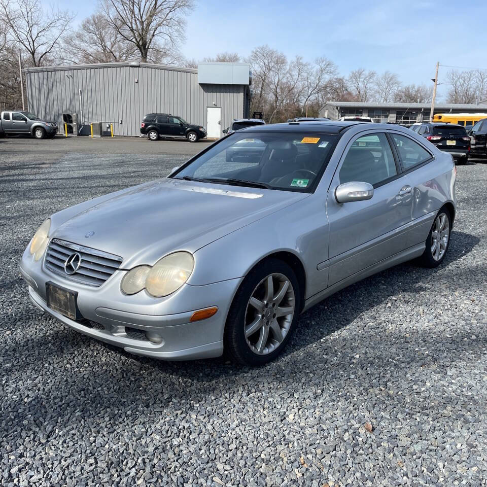 Used 2004 Mercedes-Benz C 230 Coupe image 2