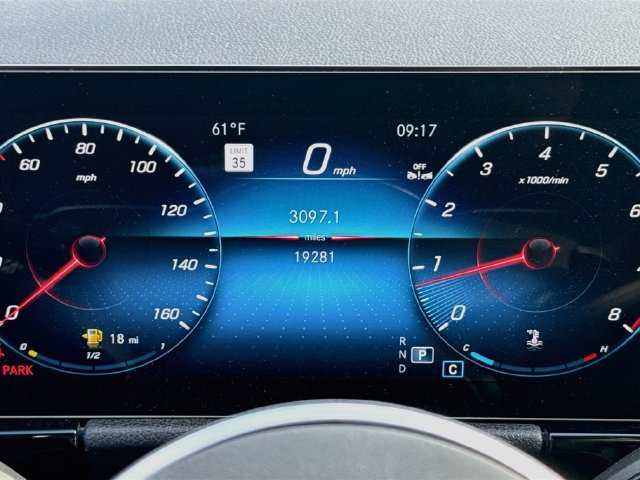 Used 2023 Mercedes-Benz GLA 250 4MATIC image 16
