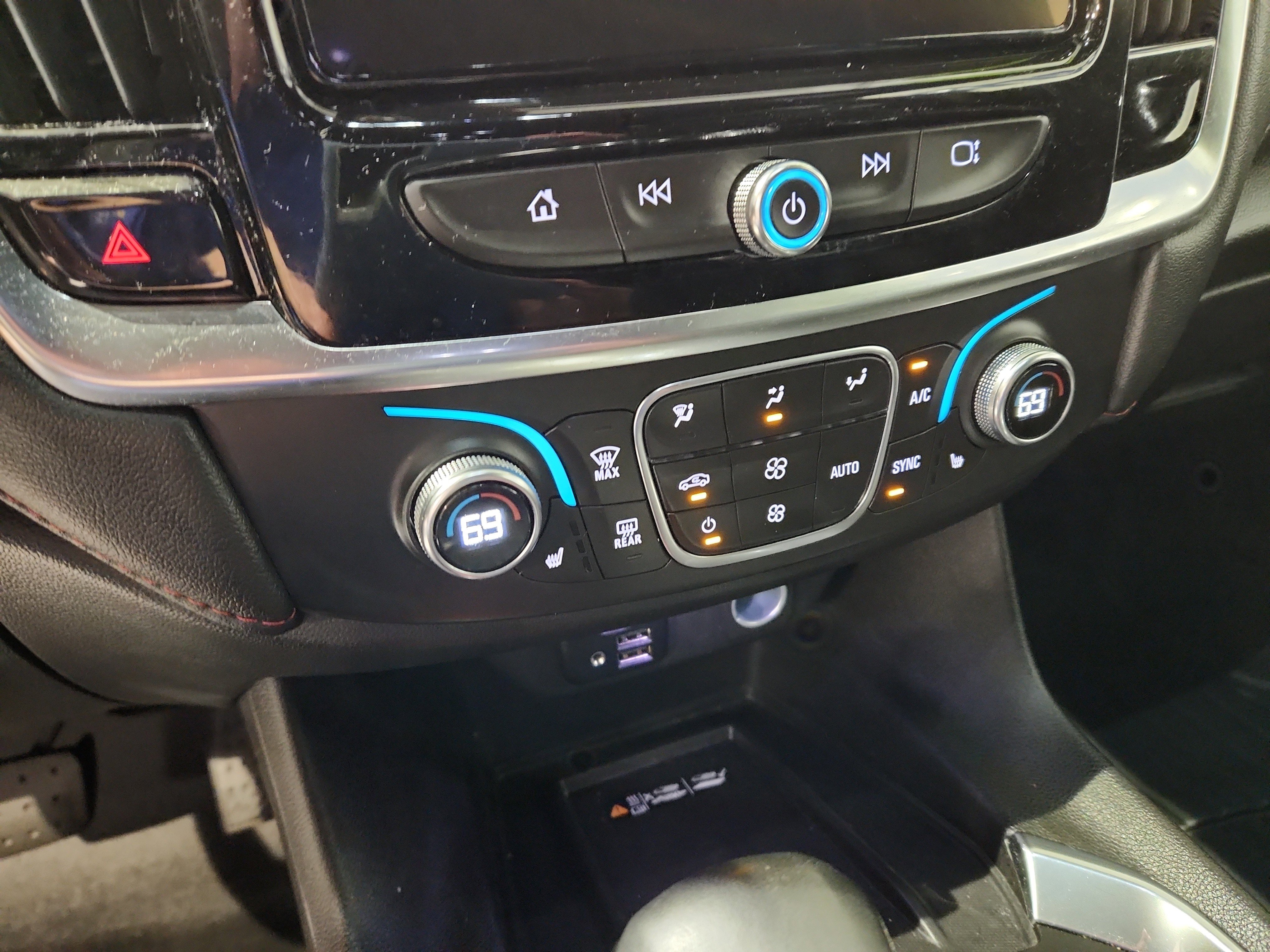 Certified 2023 Chevrolet Traverse RS image 10