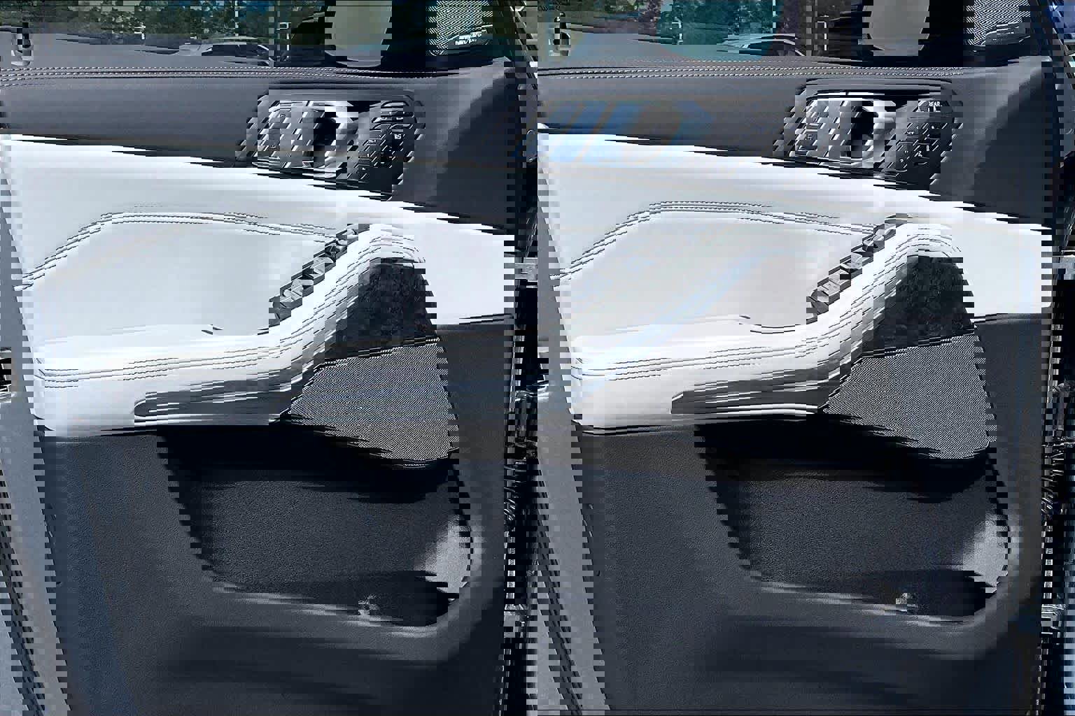 Used 2026 BMW X7 xDrive40i w/ Executive Package image 24