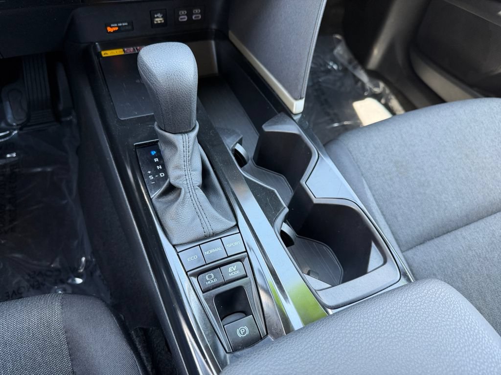 Used 2025 Toyota Camry LE FWD image 28