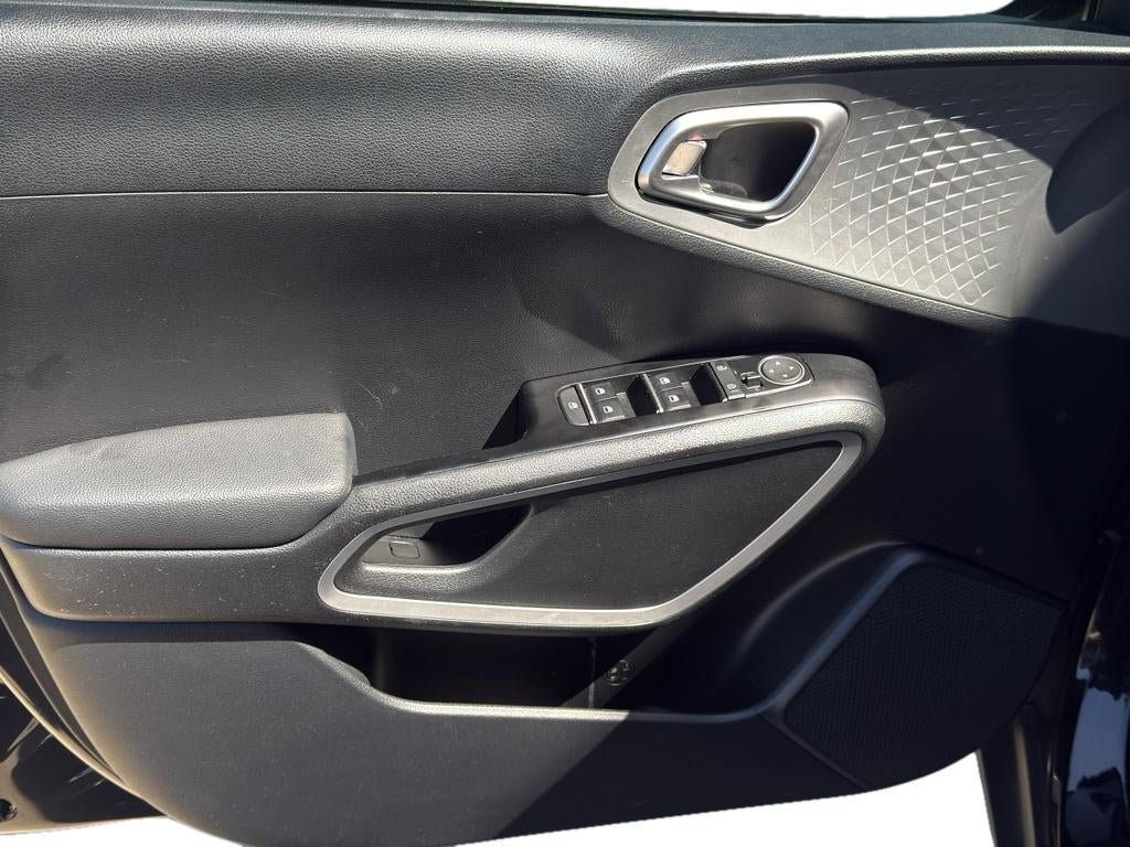 Used 2024 Kia Soul LX w/ Option Group 015 image 8
