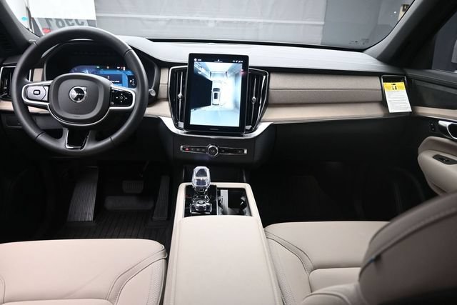 Used 2026 Volvo XC90 B6 Plus w/ Protection Package Premier AWD/4WD image 9