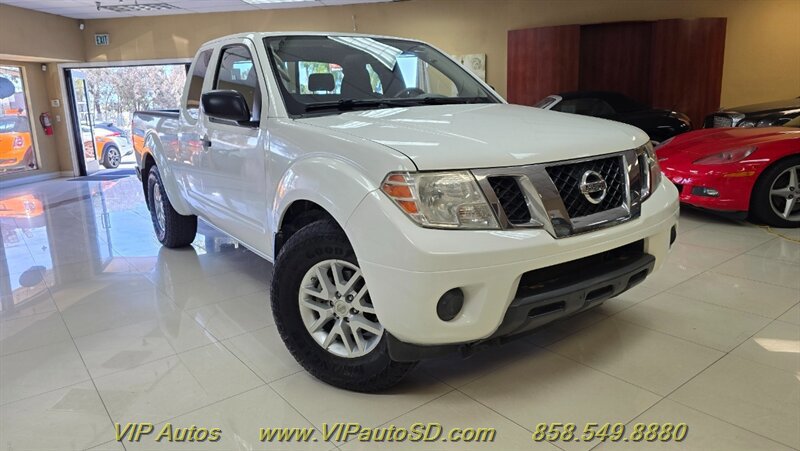 Used 2019 Nissan Frontier SV RWD image 2