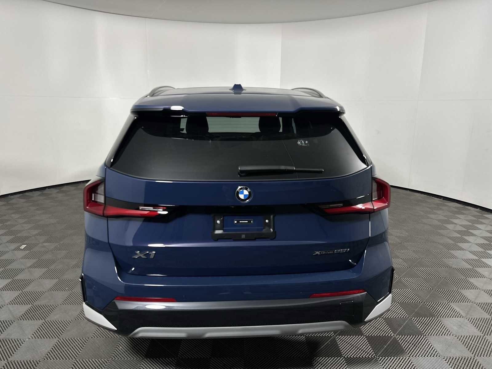 New 2026 BMW X1 xDrive28i w/ Convenience Package image 2