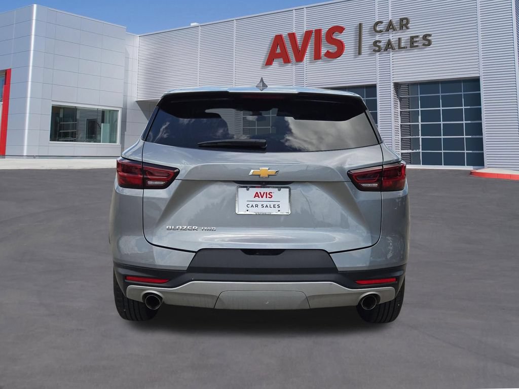 Used 2025 Chevrolet Blazer LT AWD/4WD image 7