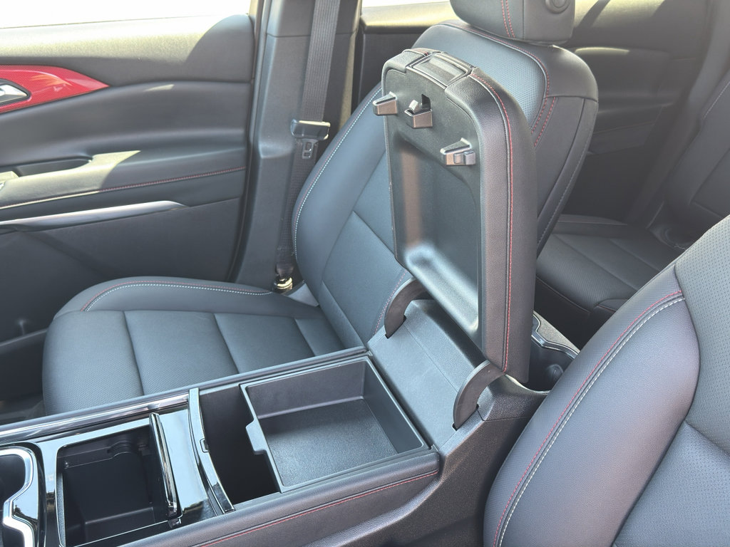 Used 2025 Chevrolet Traverse Z71 w/ Enhanced Driving Package AWD/4WD image 19