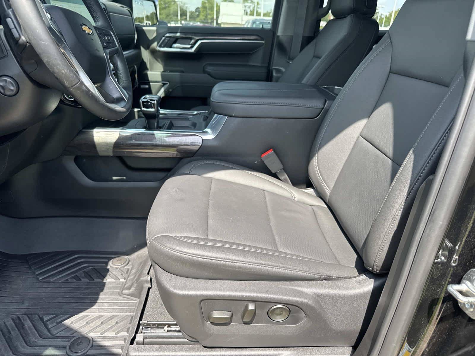 New 2026 Chevrolet Silverado 1500 LTZ w/ LTZ Premium Package AWD/4WD image 11