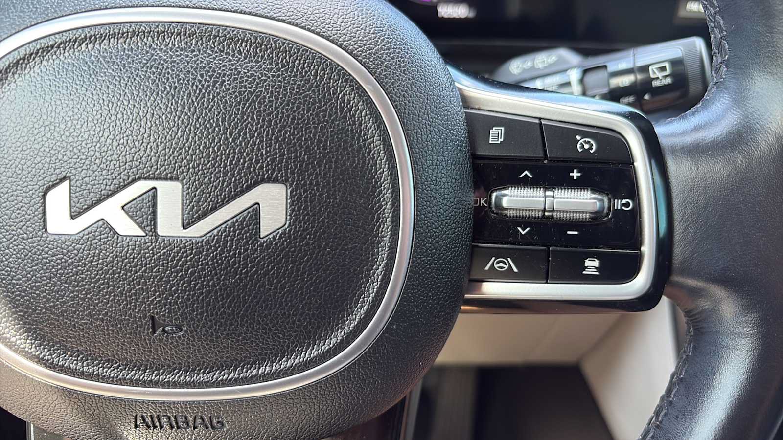 Used 2023 Kia Carnival SX Prestige FWD image 10