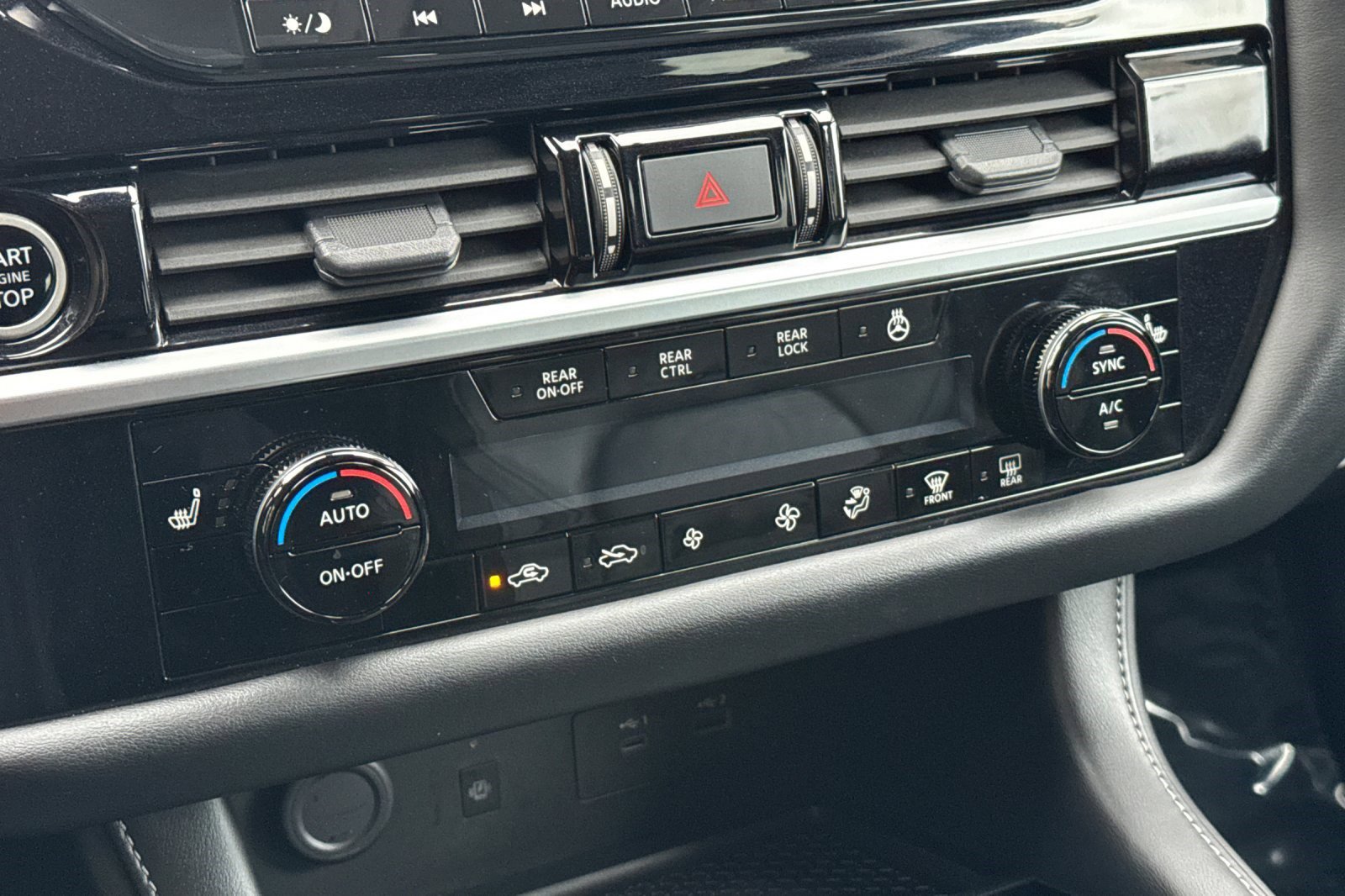 Used 2024 Nissan Pathfinder SL w/ SL Premium Package image 27