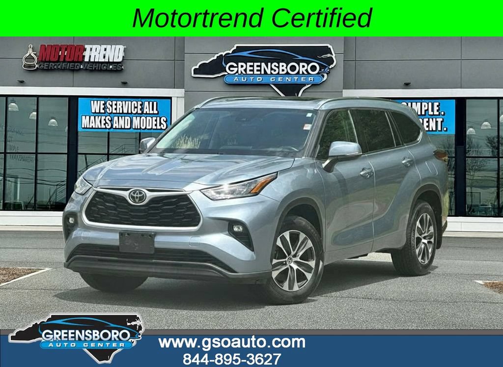 Used 2020 Toyota Highlander XLE AWD/4WD image 1