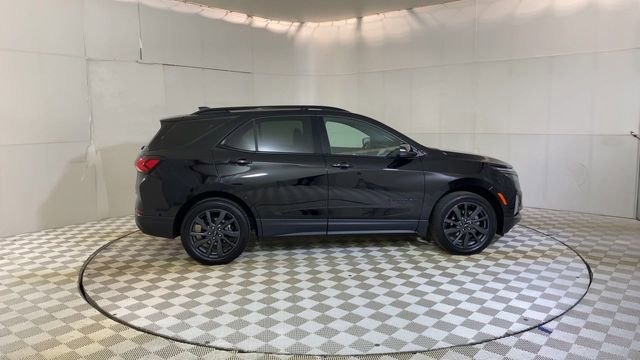 Used 2023 Chevrolet Equinox RS w/ RS Leather Package image 9
