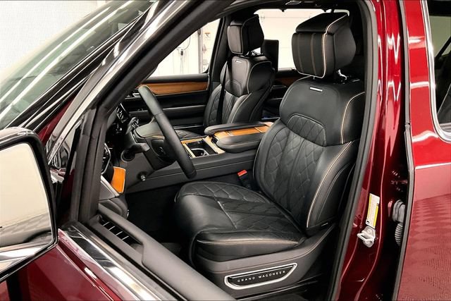 Used 2025 Jeep Grand Wagoneer L Series III w/ Rear-Seat Entertainment Group AWD/4WD image 23