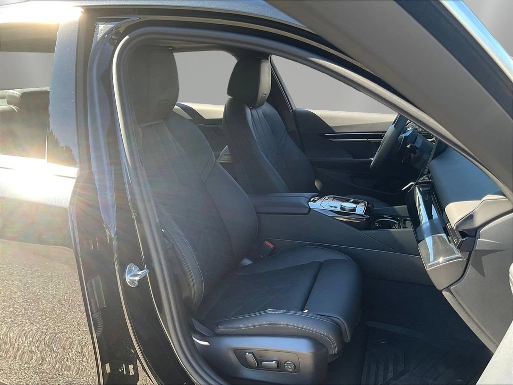 Used 2026 BMW 530i RWD image 30