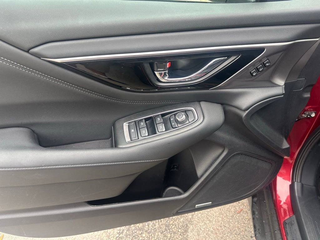 Used 2025 Subaru Outback Limited image 23