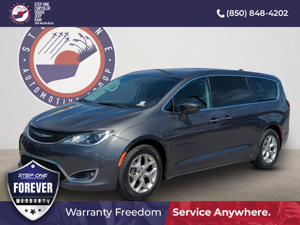Used 2019 Chrysler Pacifica Touring Plus w/ Tire & Wheel Group FWD image 2