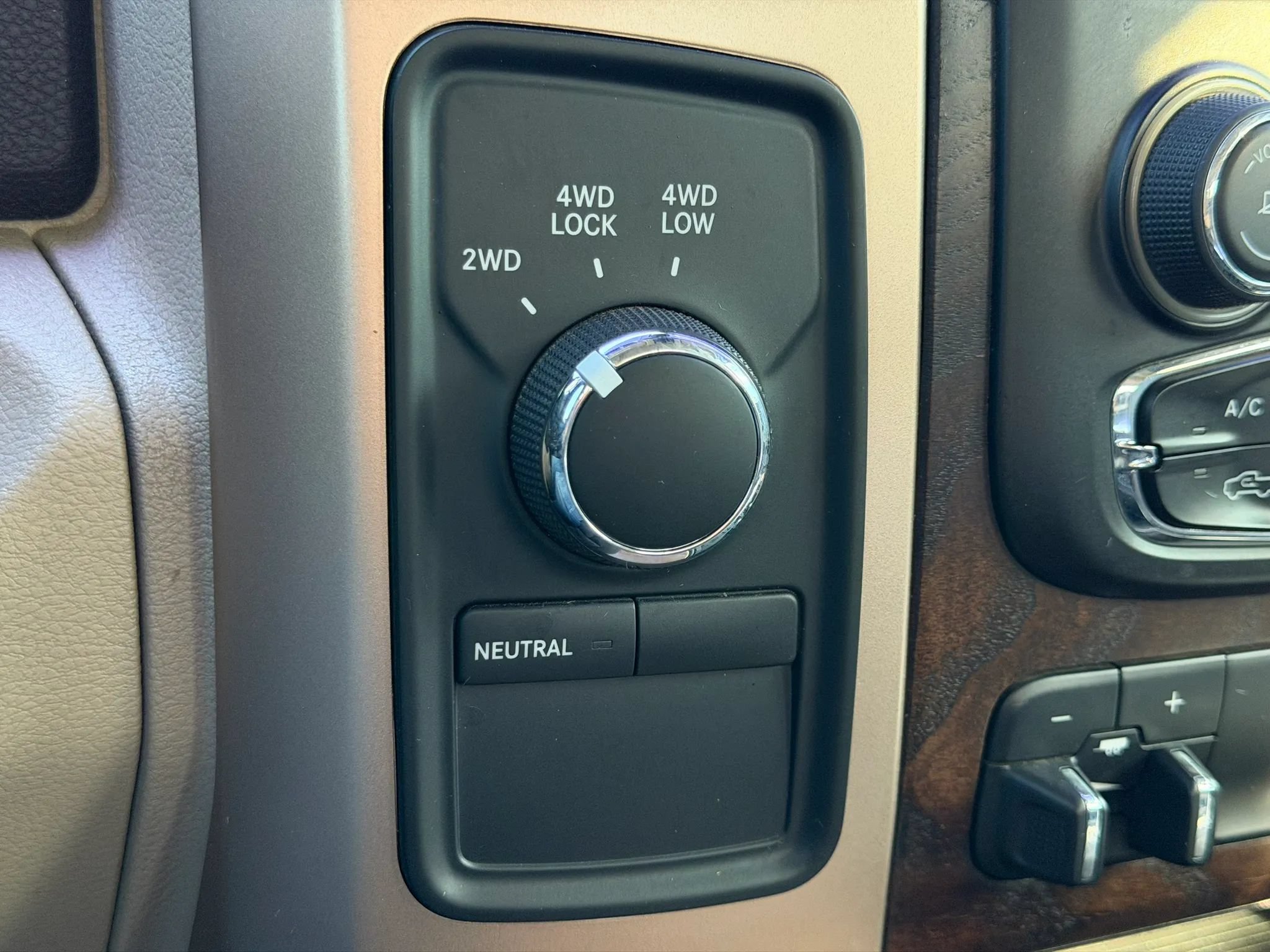 Used 2014 RAM 3500 Laramie Longhorn AWD/4WD image 45