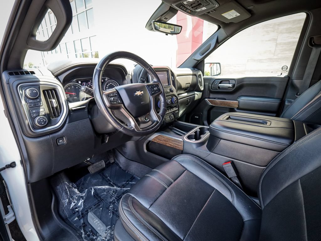 Used 2020 Chevrolet Silverado 1500 High Country w/ Technology Package AWD/4WD image 13