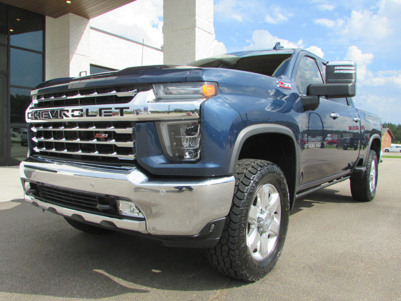 Used 2020 Chevrolet Silverado 2500 LTZ w/ LTZ Premium Package image 2