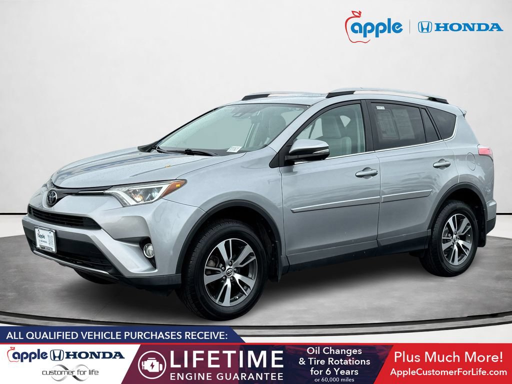 Used 2017 Toyota RAV4 XLE AWD/4WD image 5