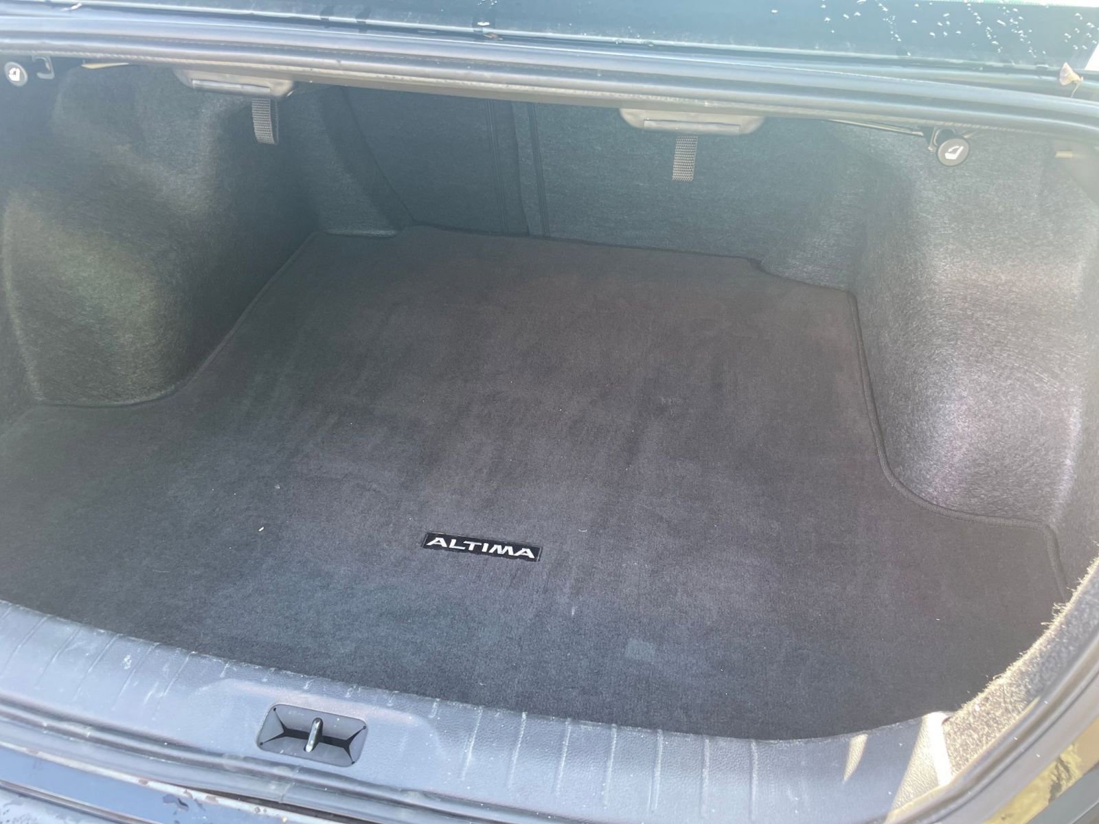 Used 2025 Nissan Altima 2.5 SV image 31