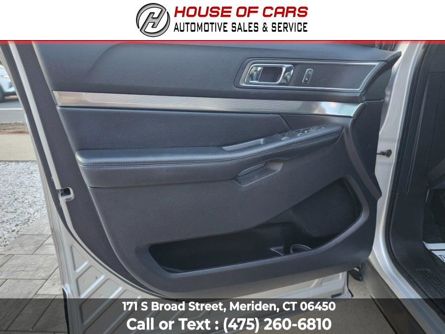 Used 2019 Ford Explorer XLT w/ Equipment Group 202A AWD/4WD image 52