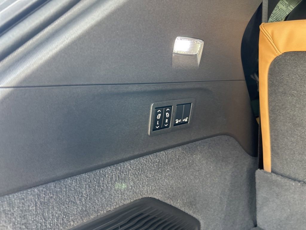 Used 2025 Cadillac Escalade IQ Sport 2 image 43