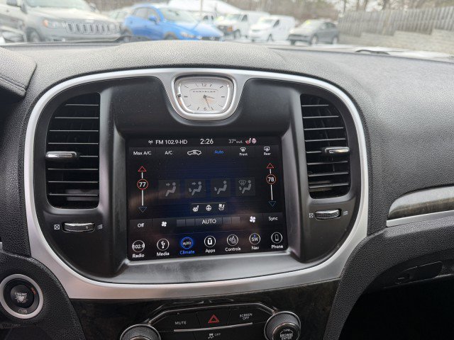 Used 2019 Chrysler 300 Limited image 11