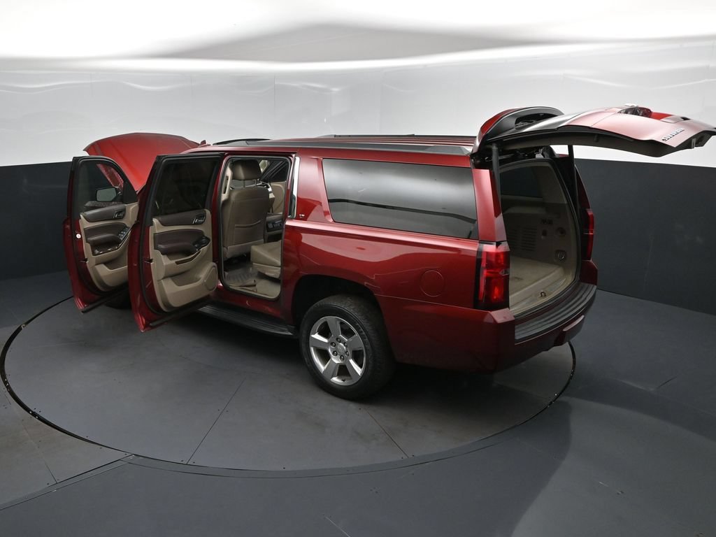 Used 2020 Chevrolet Suburban LT w/ Luxury Package RWD image 47