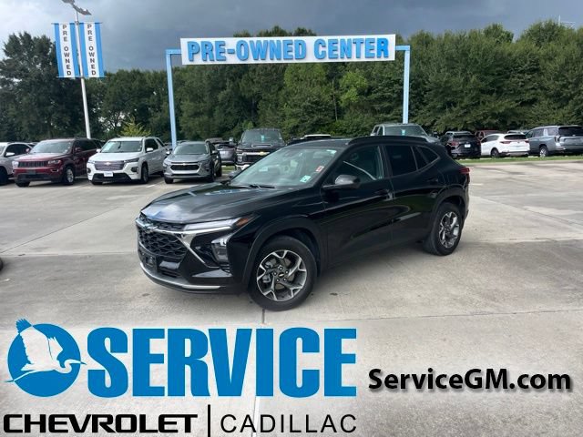 Used 2025 Chevrolet Trax LT w/ Driver Confidence Package