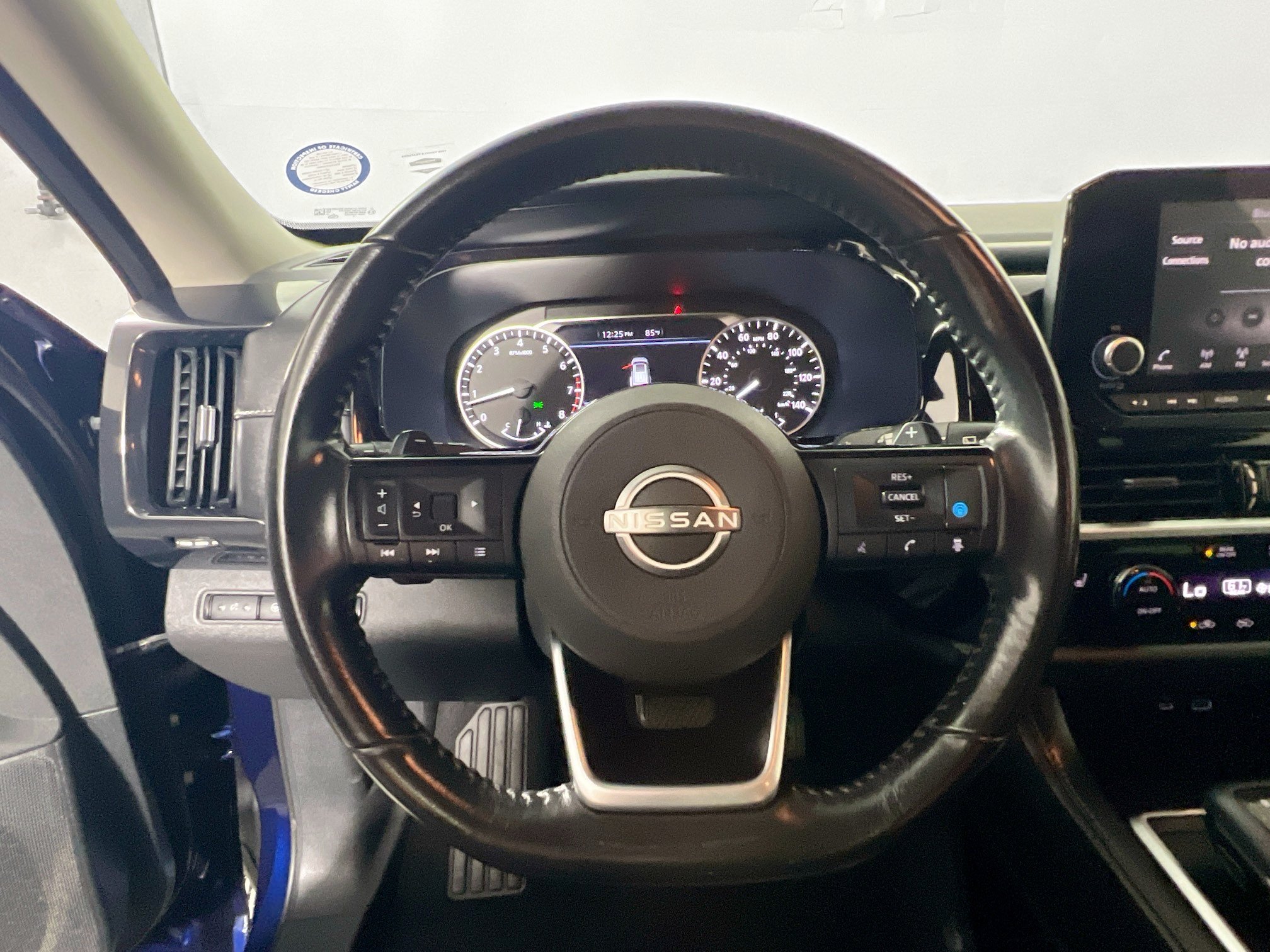 Used 2022 Nissan Pathfinder SV FWD image 17
