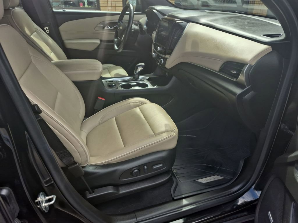 Used 2022 Chevrolet Traverse Premier w/ LPO, Floor Liner Package image 32