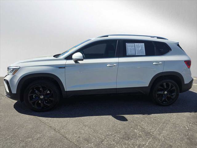 Used 2022 Volkswagen Taos SEL w/ Panoramic Sunroof Package image 6