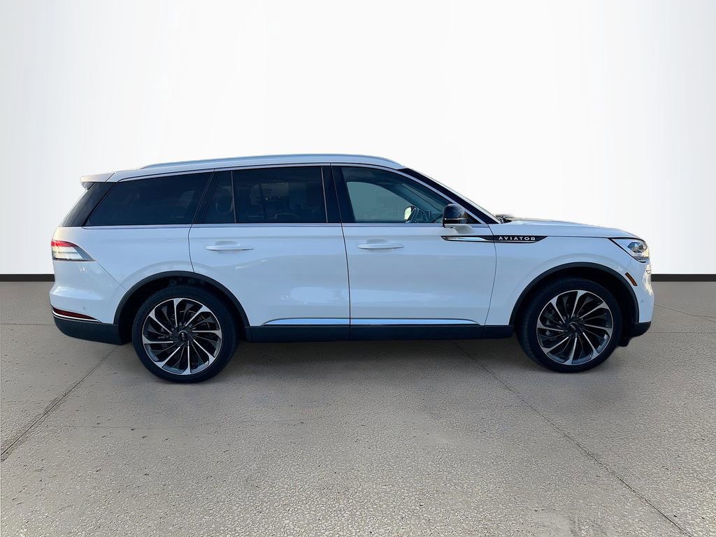 Used 2020 Lincoln Aviator Reserve w/ Equipment Group 202A image 8