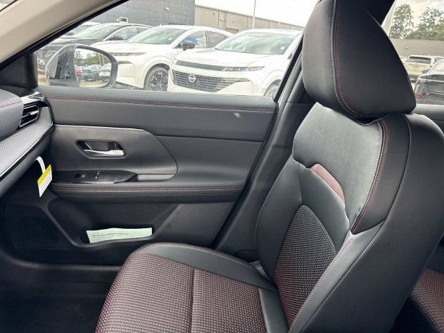 New 2027 Nissan Kicks SR FWD image 18