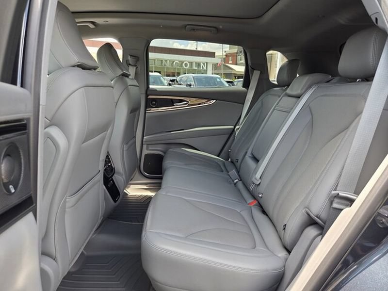 Used 2022 Lincoln Nautilus Reserve w/ Luxury Package FWD image 14