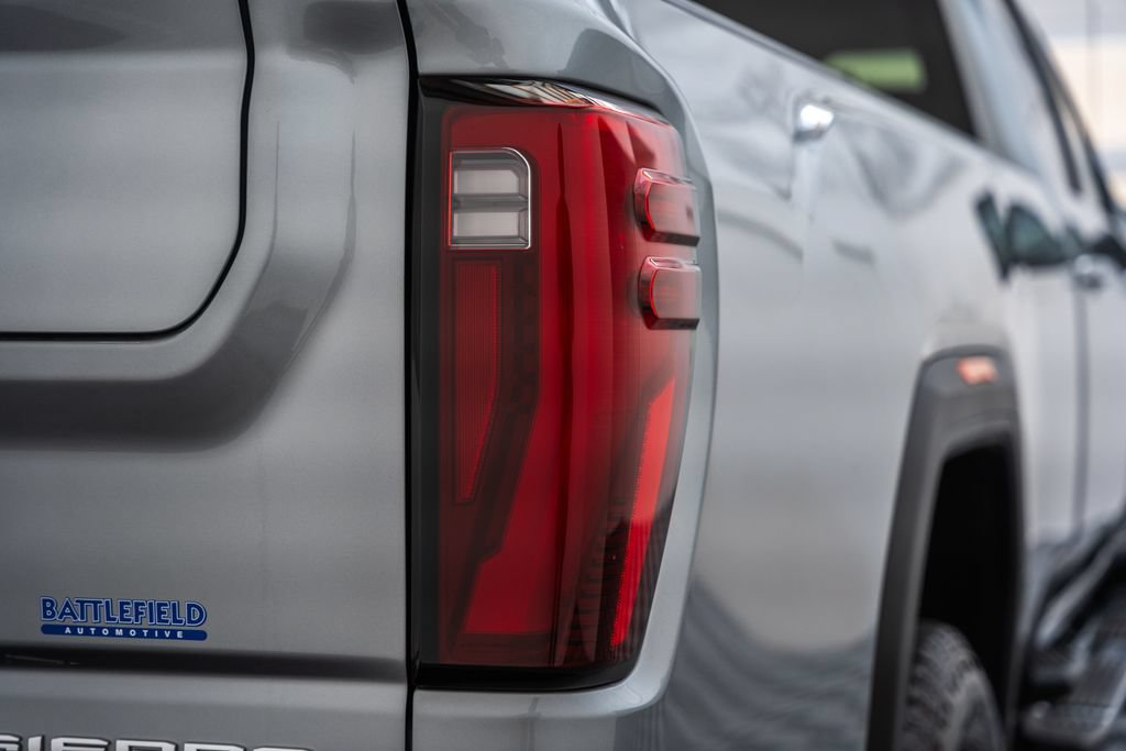 Used 2025 GMC Sierra 3500 Denali w/ Denali Reserve Package AWD/4WD image 8