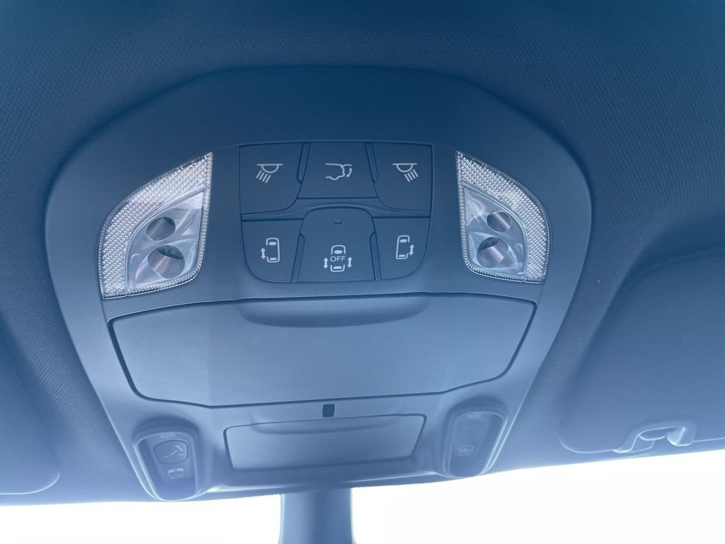 New 2026 Chrysler Pacifica Limited image 42