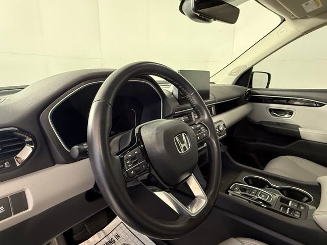 Used 2025 Honda Pilot Touring image 16