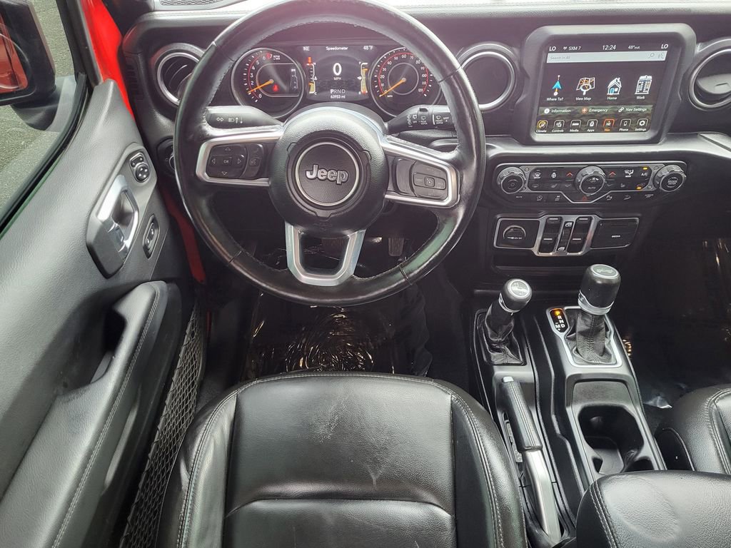 Used 2020 Jeep Wrangler Unlimited Sahara image 3