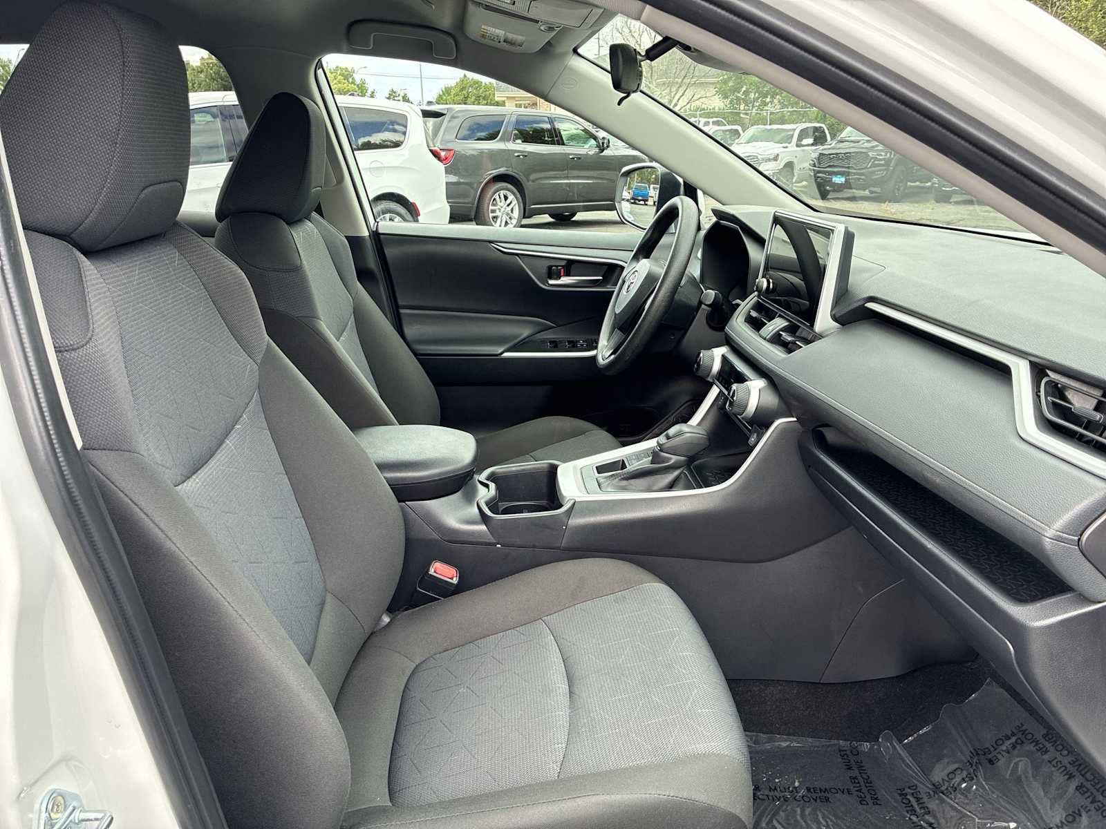 Used 2025 Toyota RAV4 XLE AWD/4WD image 24