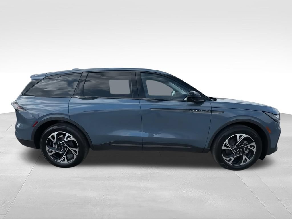 New 2026 Lincoln Nautilus Premier w/ Jet Appearance Package AWD/4WD image 9