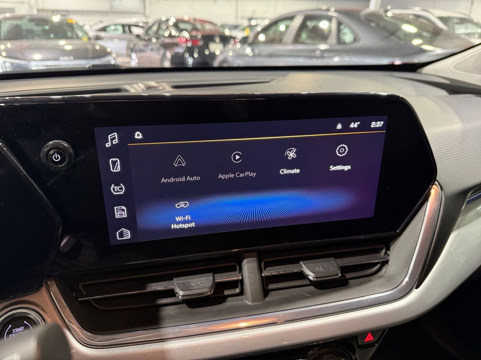 Used 2025 Chevrolet Trax LT w/ LT Convenience Package image 20