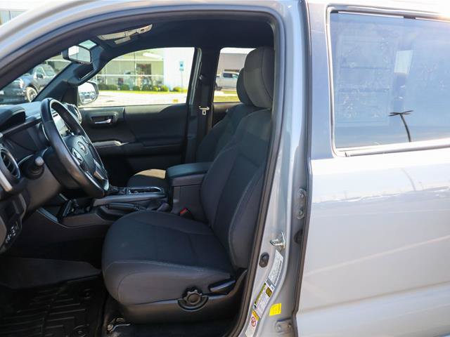Used 2019 Toyota Tacoma TRD Sport AWD/4WD image 3