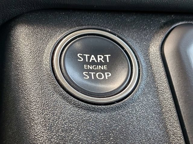Used 2023 Land Rover Defender 130 SE AWD/4WD image 31